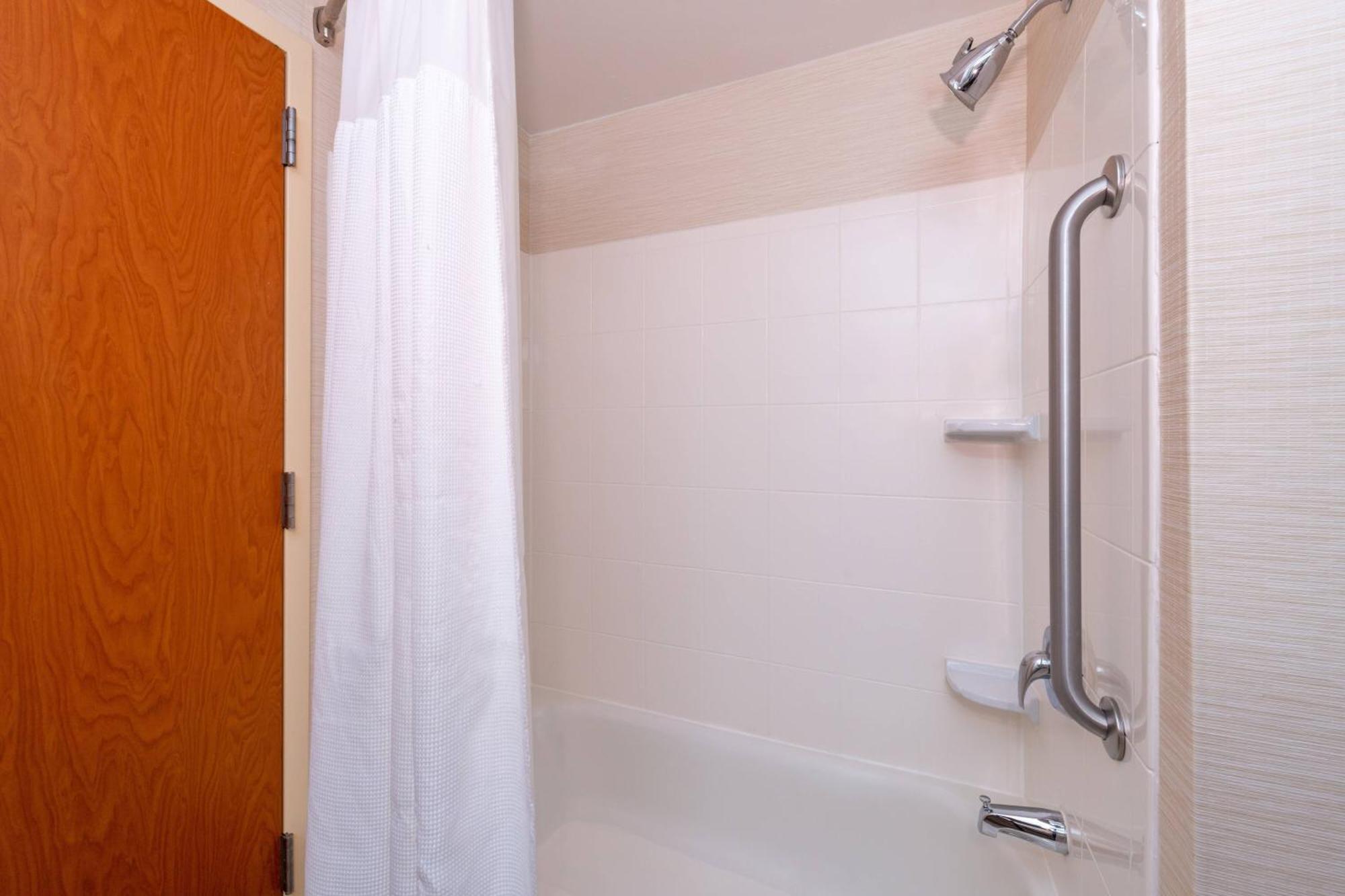 Fairfield Inn&Suites Greensboro Wendover Buitenkant foto