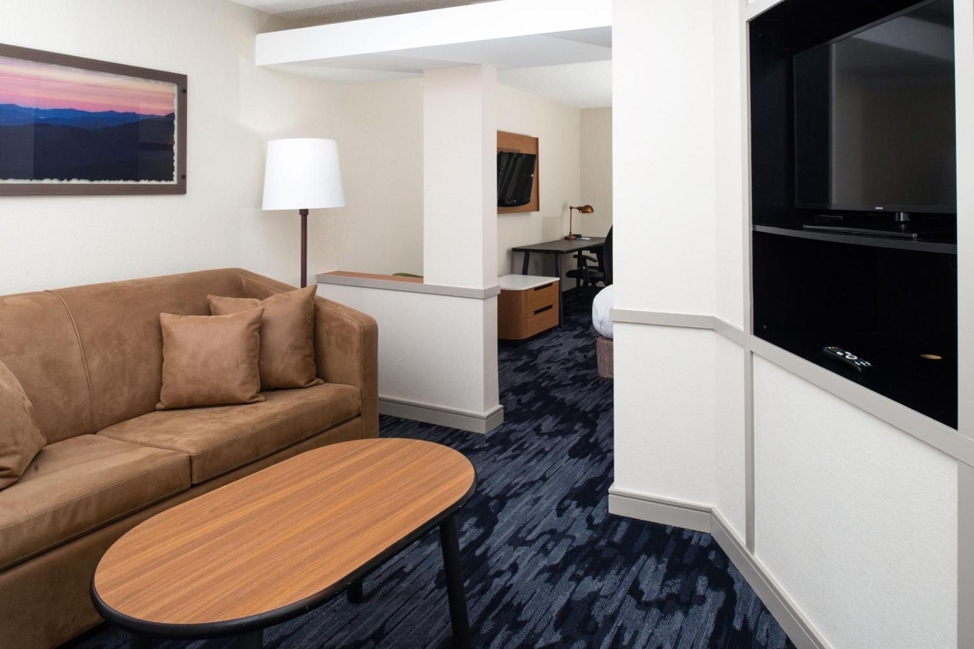 Fairfield Inn&Suites Greensboro Wendover Buitenkant foto