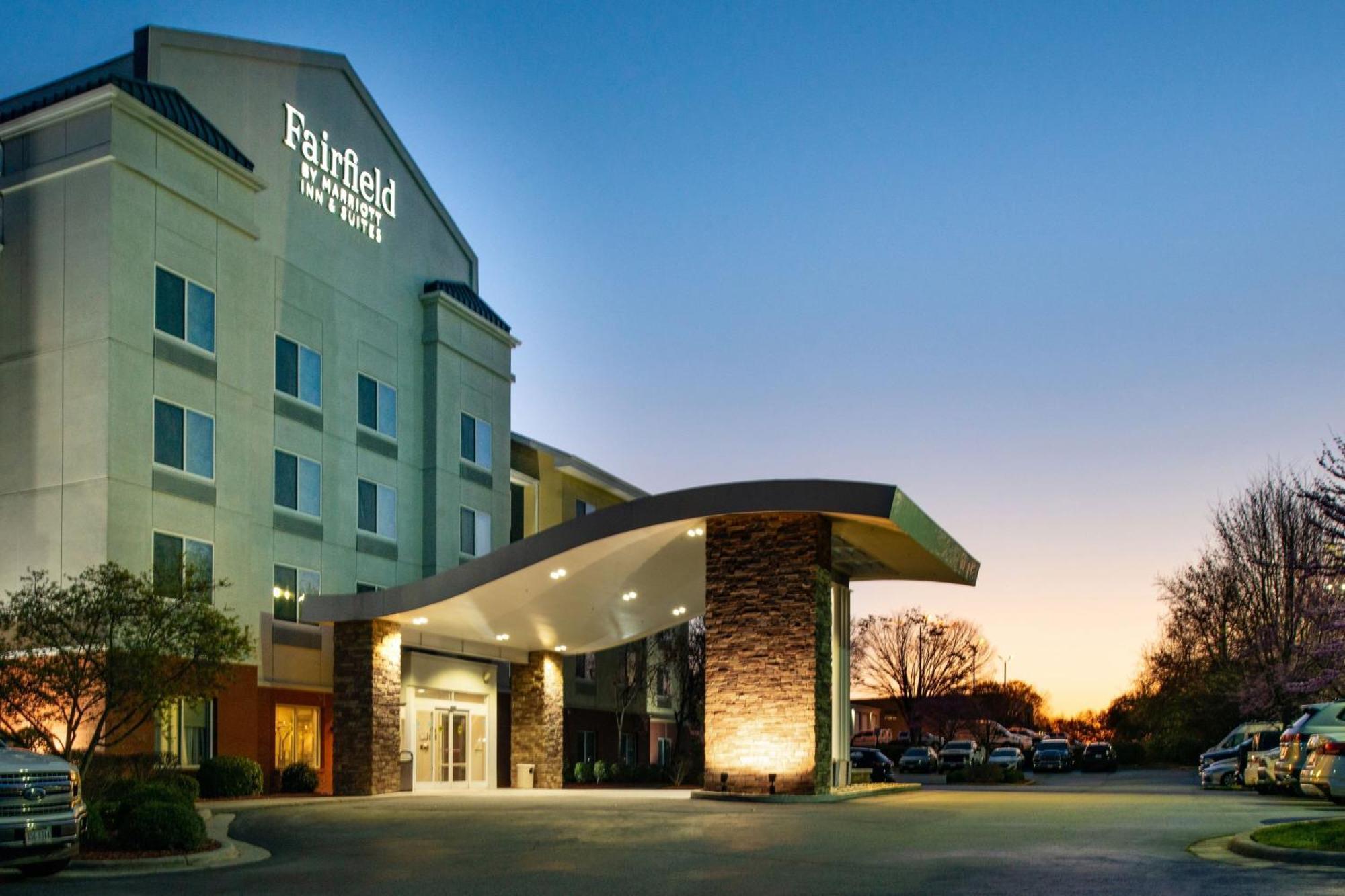 Fairfield Inn&Suites Greensboro Wendover Buitenkant foto