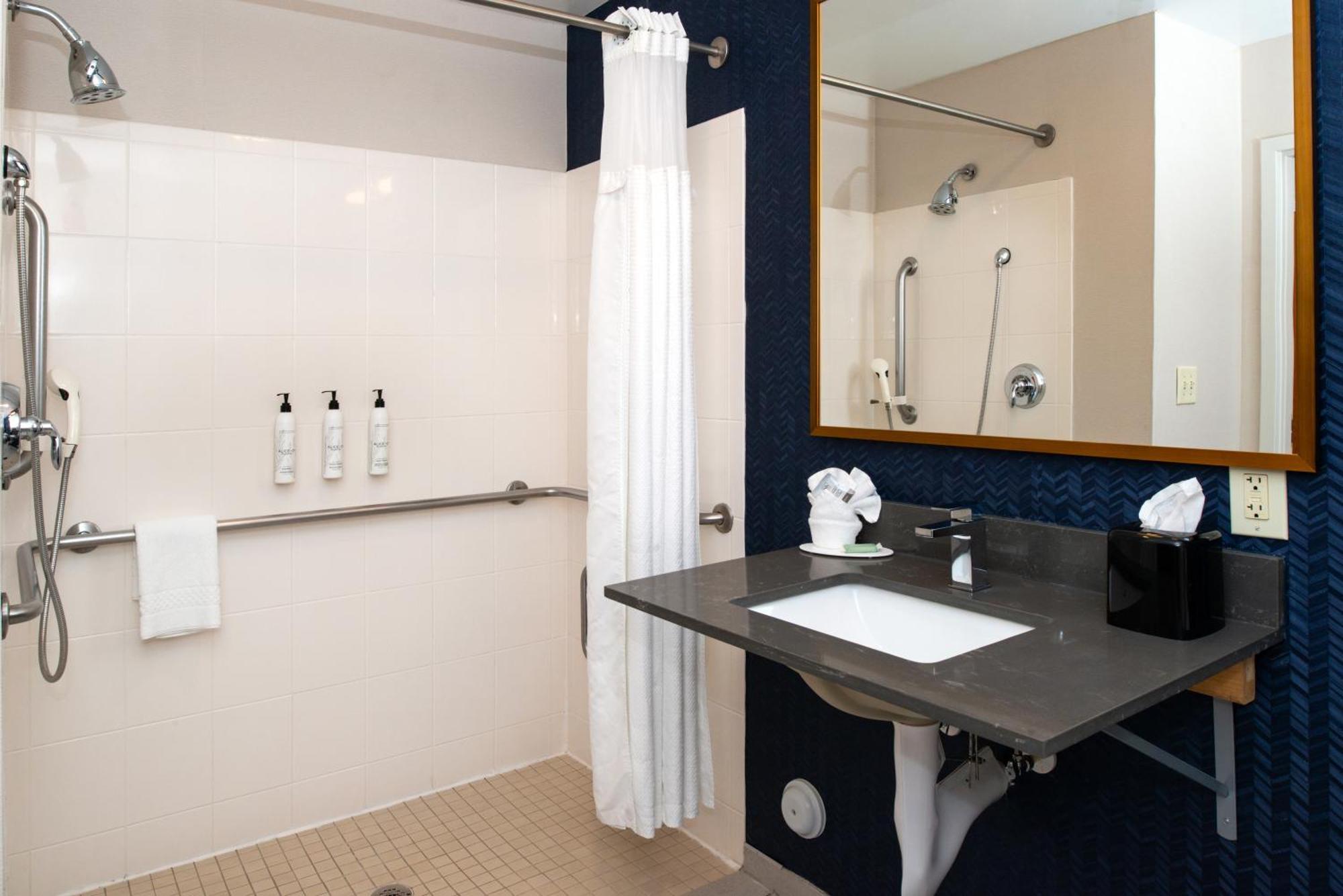 Fairfield Inn&Suites Greensboro Wendover Buitenkant foto