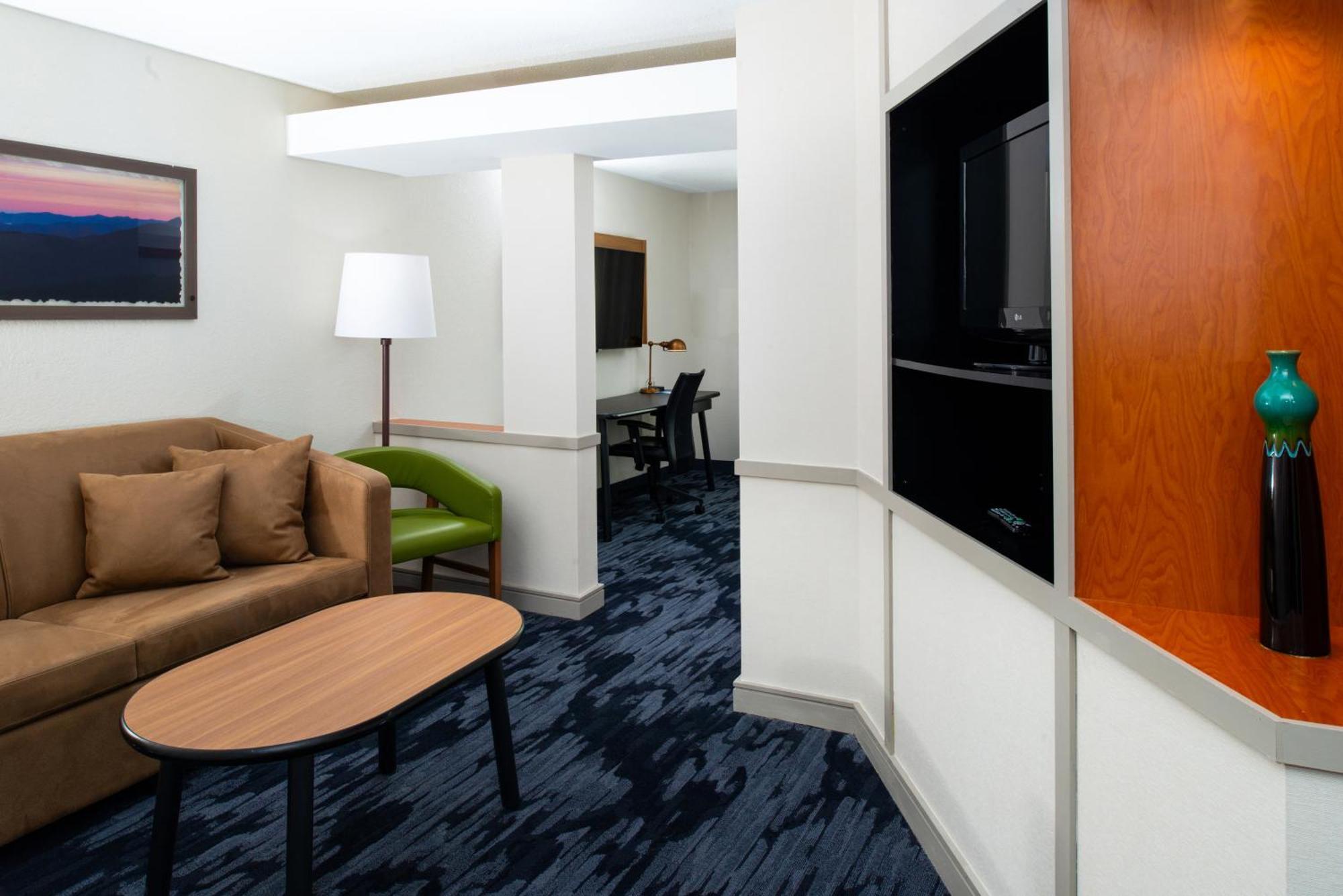 Fairfield Inn&Suites Greensboro Wendover Buitenkant foto