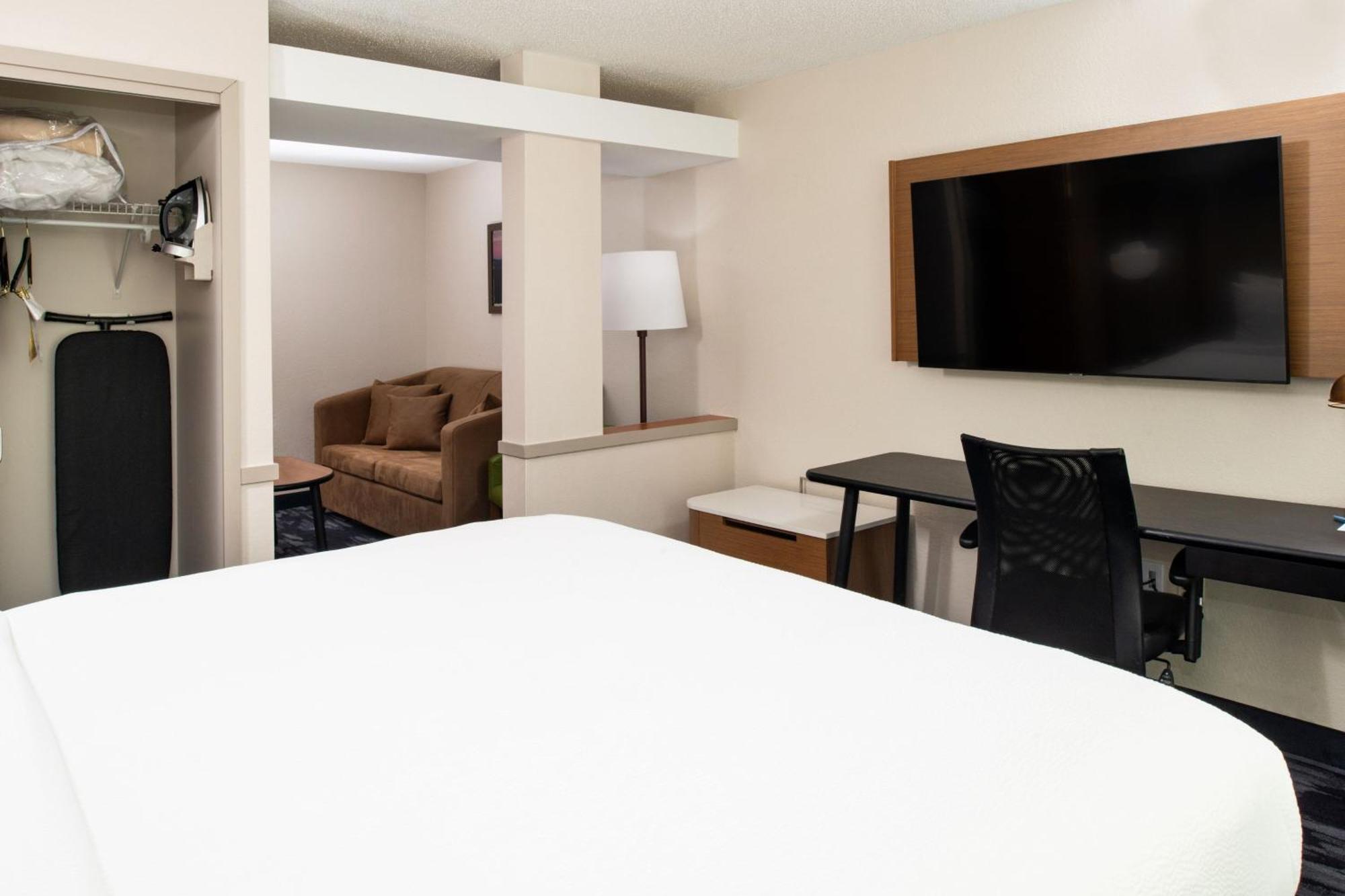 Fairfield Inn&Suites Greensboro Wendover Buitenkant foto