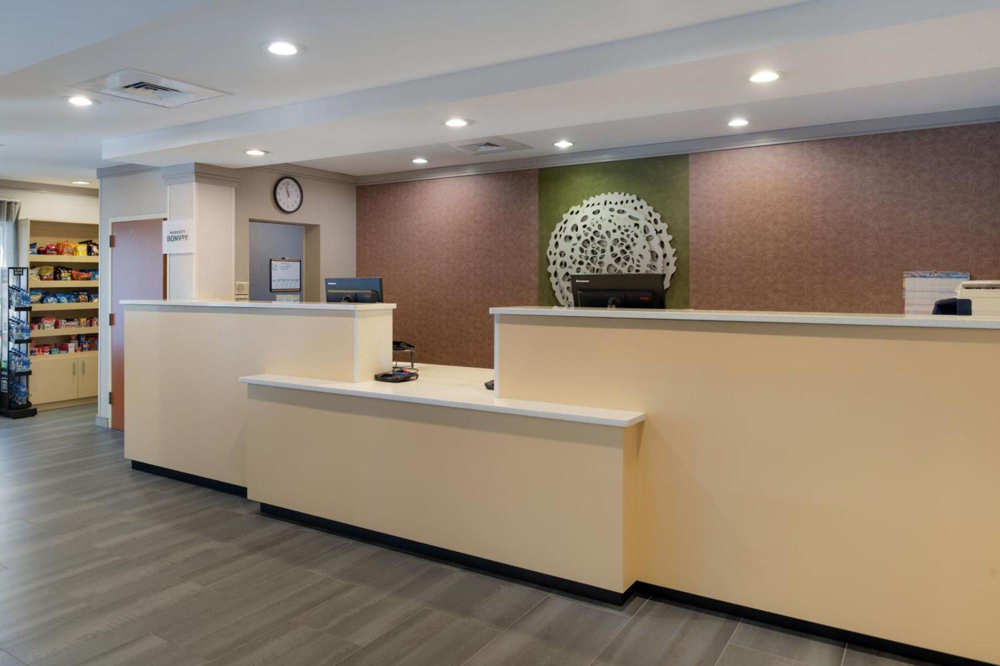 Fairfield Inn&Suites Greensboro Wendover Buitenkant foto